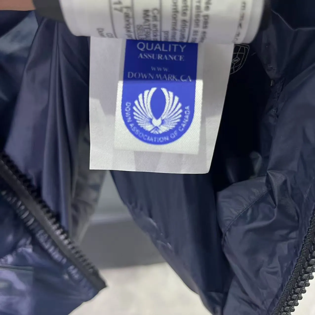 P840 𝑪𝒂𝒏𝒂𝒅𝒂 𝑮𝒐𝒐𝒔𝒆 Canada Goose 2227 Dark Blue Black Label Canada Goose Crofton Series Crofton Series Ski Season Logo Logo Solid Color Glossy Hooded Waterproof Windproof Ultra-Light Down Jacket Men's Style: Blue